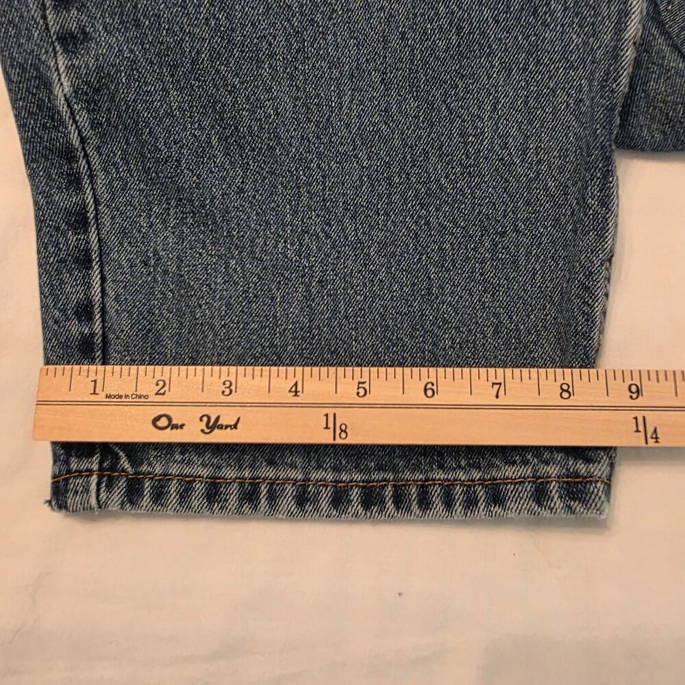 Men's Levi's 550 Relaxed Fit denim jeans, size 42"x30". - Picture 4 of 5